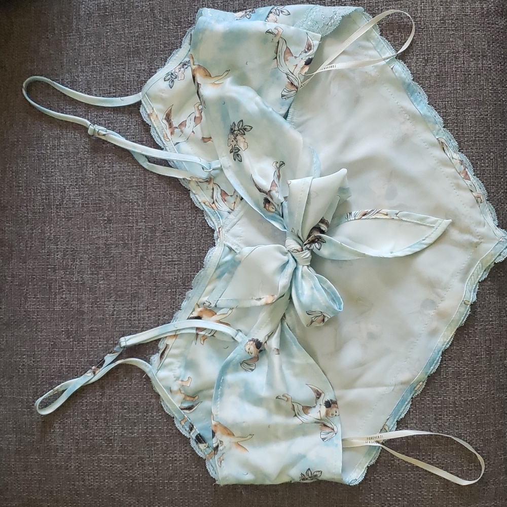 Forever 21 cherub bandana crop top - Picture 2 of 3